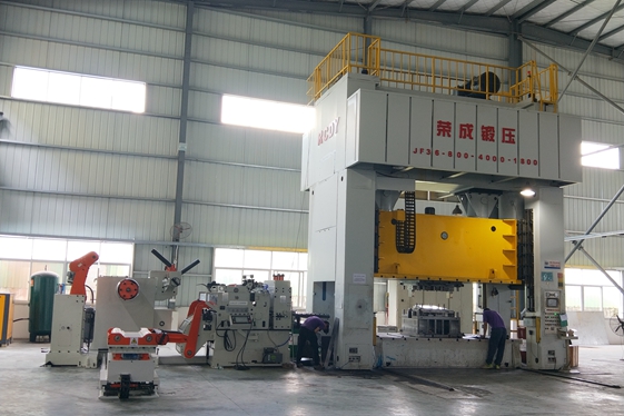 600Ton mechanical press with coil feeder